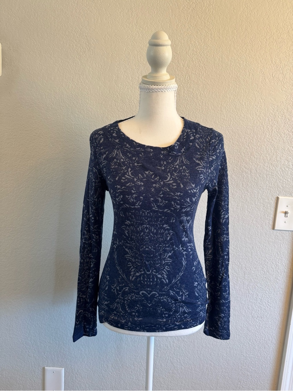 Royal Robbins Navy wool blend Long Sleeve Floral Jacquard Tee